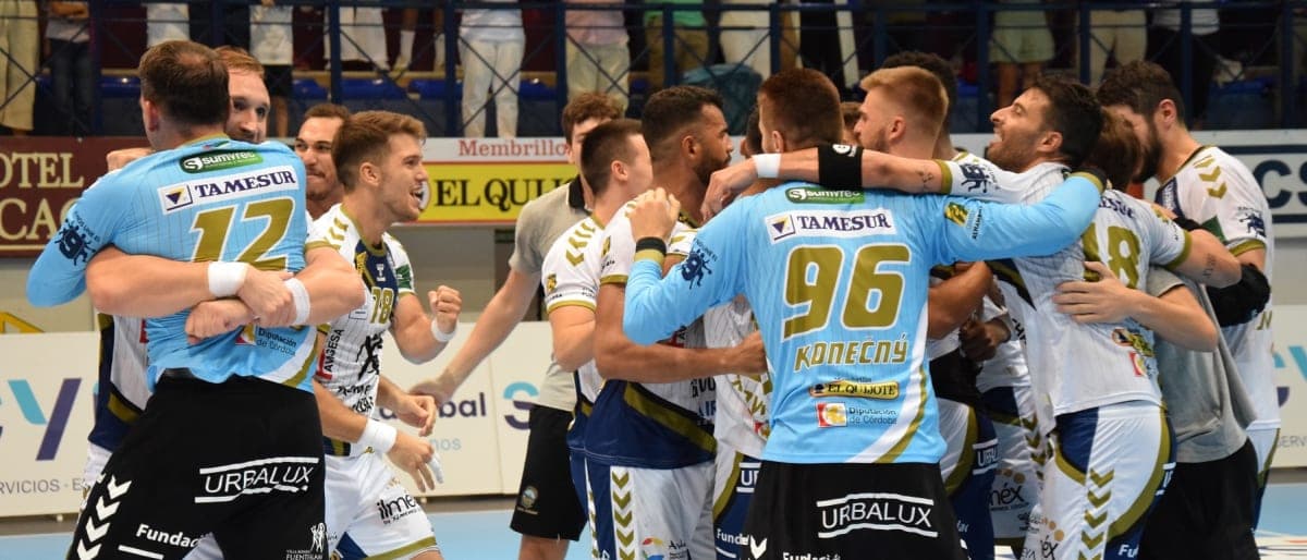 LIGA SACYR ASOBAL: «¡LÍDERES!» El Ángel Ximénez doble a Ademar y se convierte en el nuevo líder de la ASOBAL (29-24)