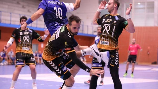 LIGA SACYR ASOBAL: El Ángel Ximénez recibe un severo correctivo del BM Benidorm (36-23)